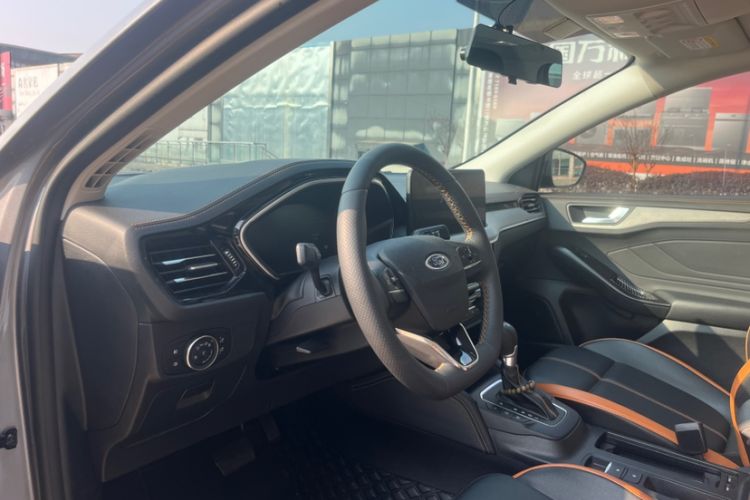 Used Ford Focus 2022 Sedan EcoBoost 180 Automatic Performance Edition Interior 1