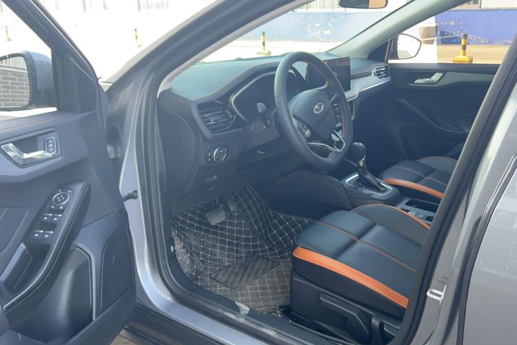 Used Ford Focus 2022 Hatchback EcoBoost 180 Automatic Performance Edition Interior 1