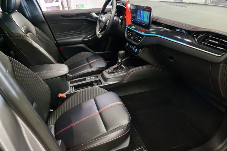 Used Ford Focus 2022 Hatchback EcoBoost 180 Automatic ST Line Interior 10