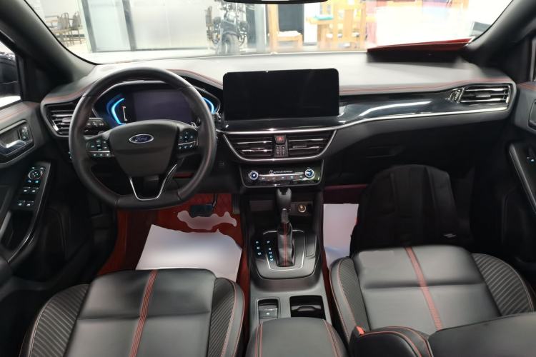 Used Ford Focus 2022 Hatchback EcoBoost 180 Automatic ST Line Interior 2