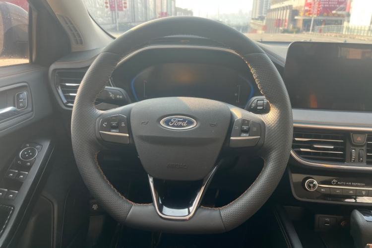 Used Ford Focus 2022 Sedan EcoBoost 180 Automatic Performance Edition Interior 3