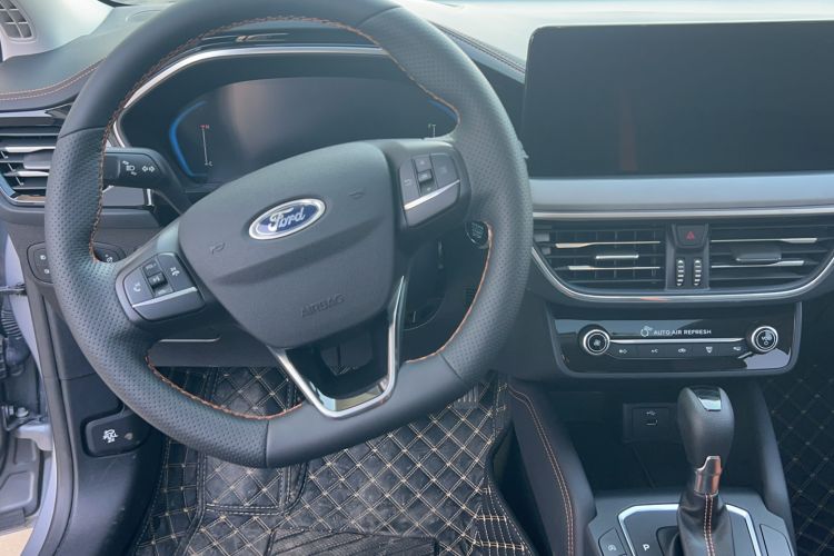 Used Ford Focus 2022 Hatchback EcoBoost 180 Automatic Performance Edition Interior 4