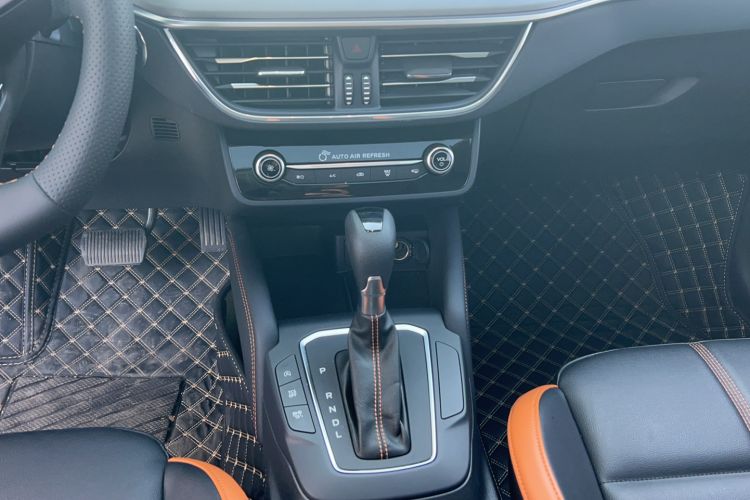 Used Ford Focus 2022 Hatchback EcoBoost 180 Automatic Performance Edition Interior 6
