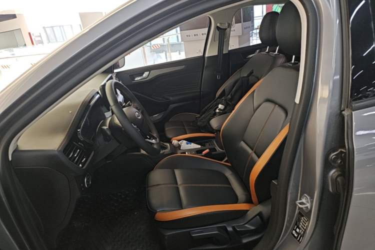 Used Ford Focus 2022 Hatchback EcoBoost 180 Automatic Performance Edition Left Front Seat