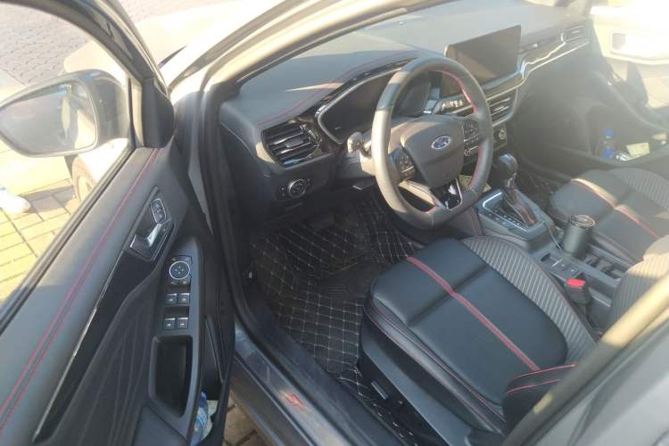 Used Ford Focus 2022 Hatchback EcoBoost 180 Automatic ST Line Left Front Seat