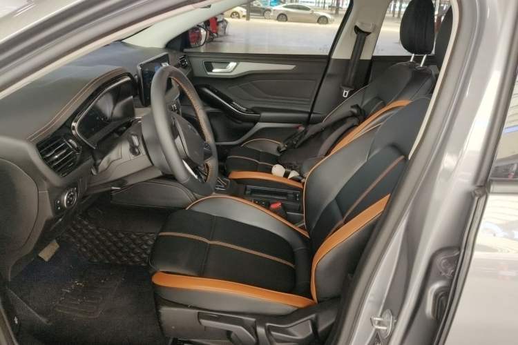 Used Ford Focus 2022 Sedan EcoBoost 180 Automatic Performance Edition Left Front Seat