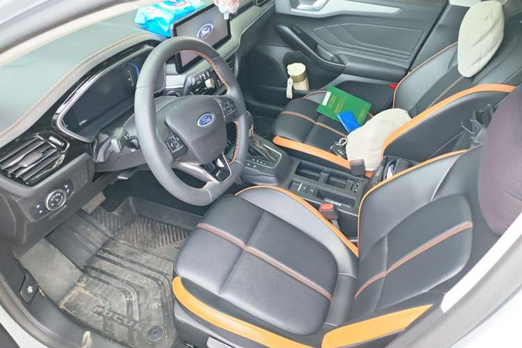 Used Ford Focus 2022 Hatchback EcoBoost 180 Automatic Performance Edition Left Front Seat