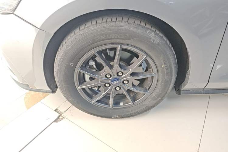 Used Ford Focus 2022 Hatchback EcoBoost 180 Automatic Performance Edition Left Front Wheel Hub
