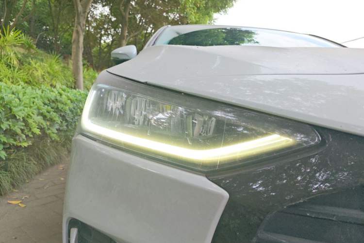 Used Ford Focus 2022 Hatchback EcoBoost 180 Automatic Performance Edition Right Front Headlight