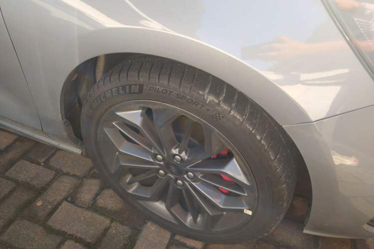 Used Ford Focus 2022 Hatchback EcoBoost 180 Automatic ST Line Right Front Wheel Hub
