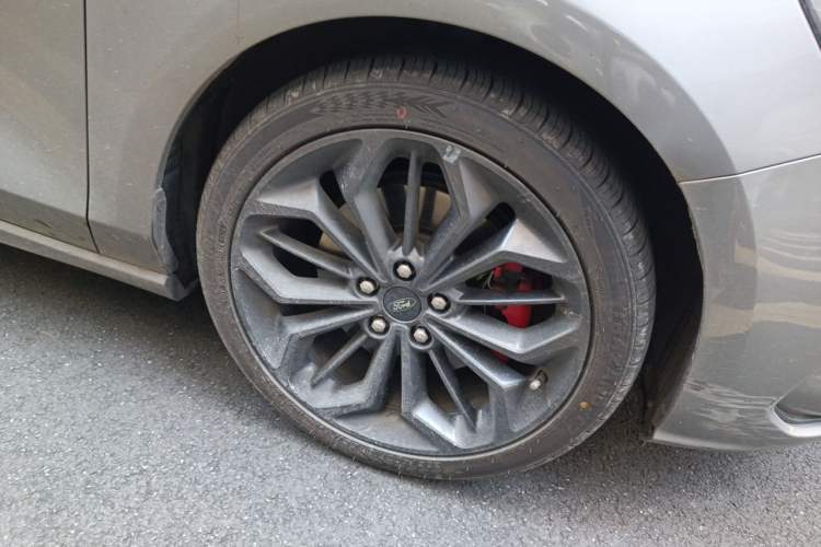 Used Ford Focus 2022 Hatchback EcoBoost 180 Automatic ST Line Right Front Wheel Hub