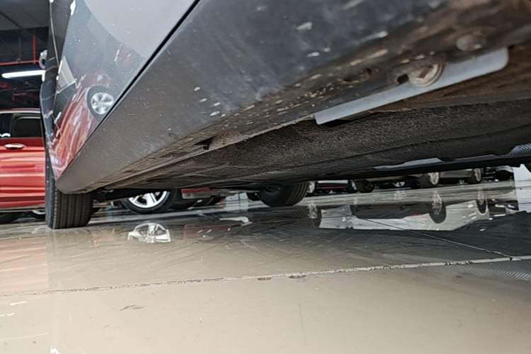 Used Ford Focus 2022 Hatchback EcoBoost 180 Automatic Performance Edition Right Side Sill