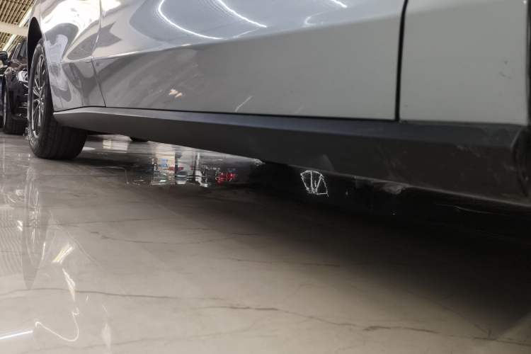 Used Ford Focus 2022 Sedan EcoBoost 180 Automatic Performance Edition Right Side Sill