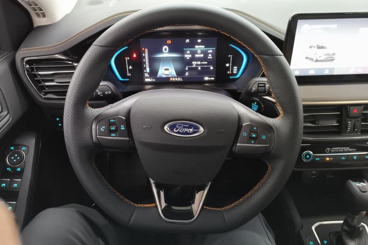 Used Ford Focus 2022 Sedan EcoBoost 180 Automatic Performance Edition Steering Wheel