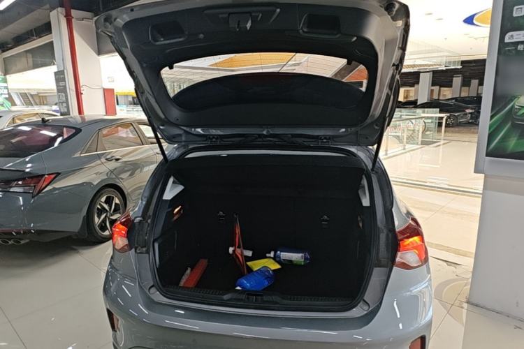 Used Ford Focus 2022 Hatchback EcoBoost 180 Automatic Performance Edition Trunk