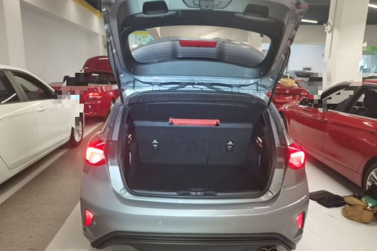Used Ford Focus 2022 Hatchback EcoBoost 180 Automatic ST Line Trunk