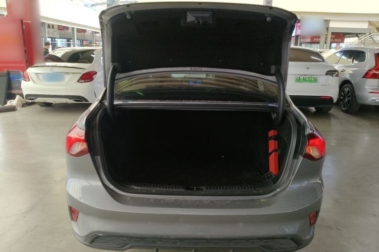 Used Ford Focus 2022 Sedan EcoBoost 180 Automatic Performance Edition Trunk