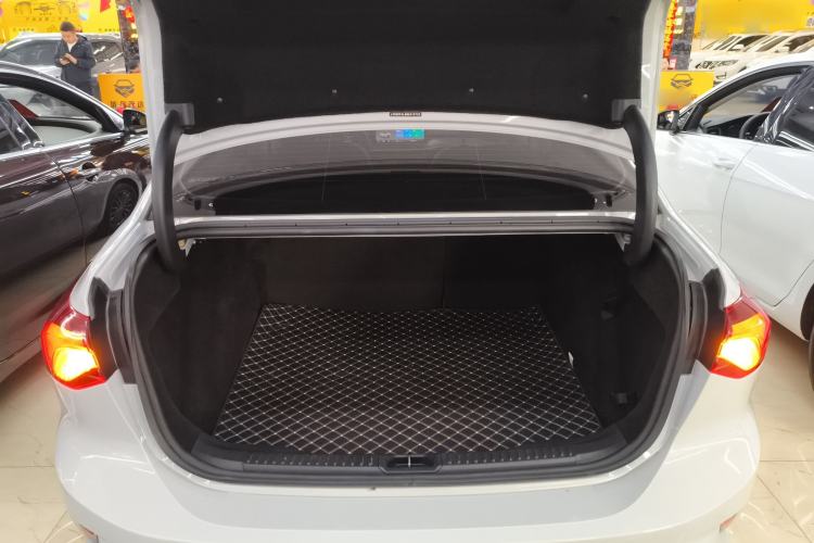 Used Ford Focus 2022 Sedan EcoBoost 180 Automatic Performance Edition Trunk