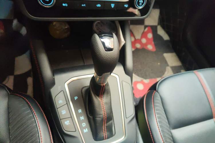 Used Ford Focus 2022 Hatchback EcoBoost 180 Automatic ST Line Gear Lever