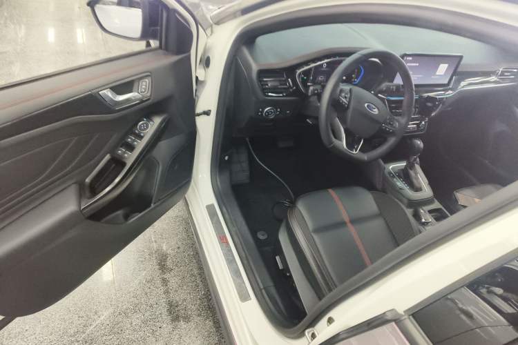 Used Ford Focus 2022 Sedan EcoBoost 180 Automatic ST Line Driver Seat