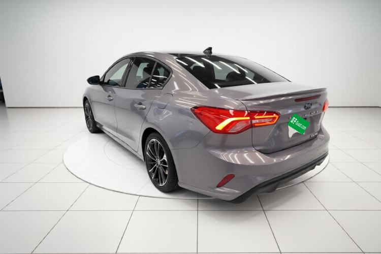 Used Ford Focus 2022 Sedan EcoBoost 180 Automatic ST Line Exterior 2