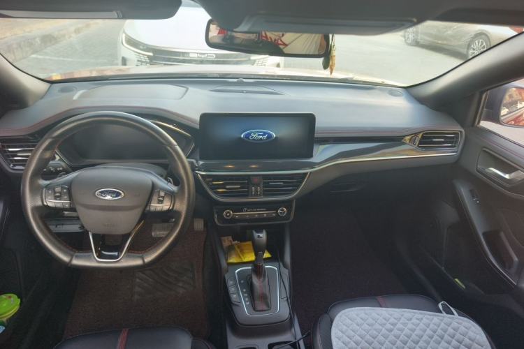 Used Ford Focus 2022 Hatchback EcoBoost 180 Automatic ST Line Center Console