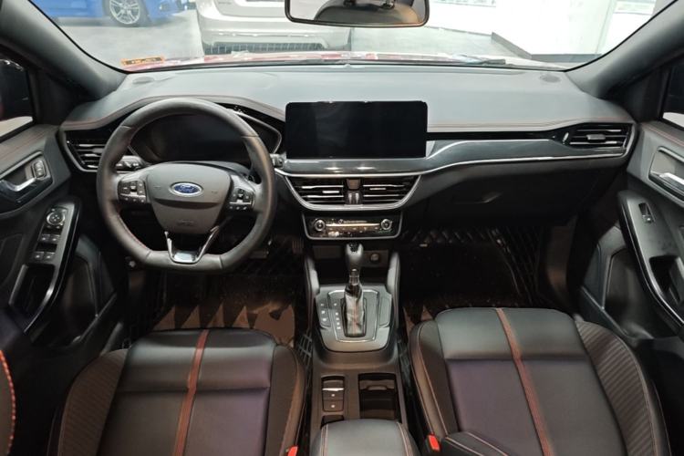 Used Ford Focus 2022 Hatchback EcoBoost 180 Automatic ST Line Center Console
