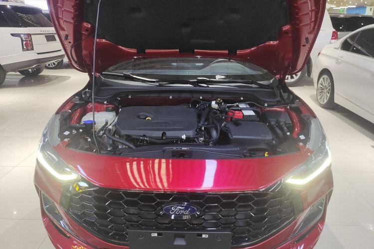 Used Ford Focus 2022 Hatchback EcoBoost 180 Automatic ST Line Engine Bay