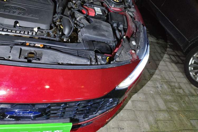 Used Ford Focus 2022 Hatchback EcoBoost 180 Automatic ST Line Engine Bay Left