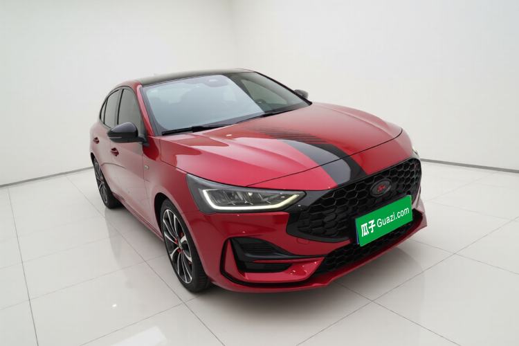 Used Ford Focus 2022 Hatchback EcoBoost 180 Automatic ST Line Exterior 1