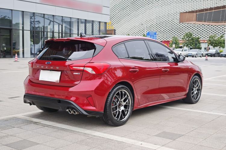 Used Ford Focus 2022 Hatchback EcoBoost 180 Automatic ST Line Exterior 11