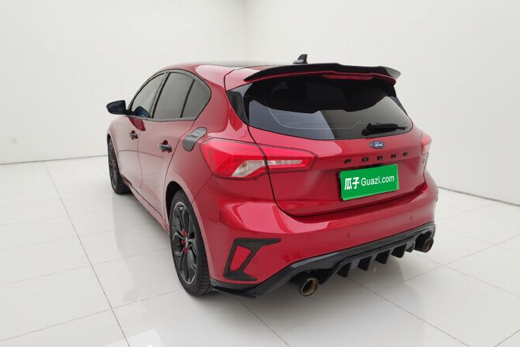 Used Ford Focus 2022 Hatchback EcoBoost 180 Automatic ST Line Exterior 2