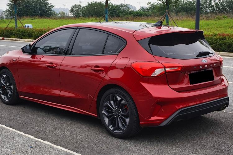 Used Ford Focus 2022 Hatchback EcoBoost 180 Automatic ST Line Exterior 3