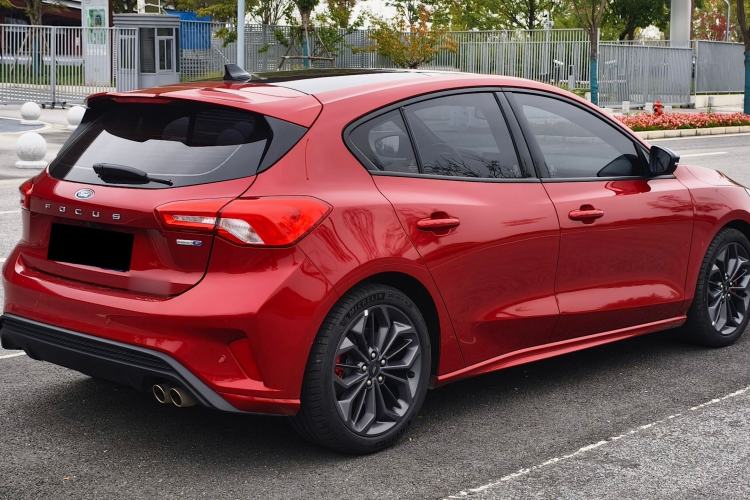 Used Ford Focus 2022 Hatchback EcoBoost 180 Automatic ST Line Exterior 5