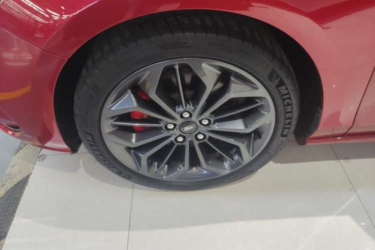 Used Ford Focus 2022 Hatchback EcoBoost 180 Automatic ST Line Exterior 7