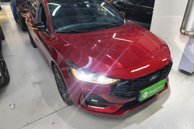 Used Ford Focus 2022 Hatchback EcoBoost 180 Automatic ST Line Front Right 45 Deg