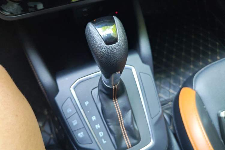 Used Ford Focus 2022 Sedan EcoBoost 180 Automatic Performance Edition Gear Lever