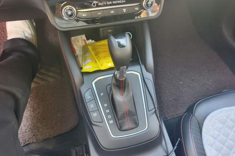 Used Ford Focus 2022 Hatchback EcoBoost 180 Automatic ST Line Gear Lever