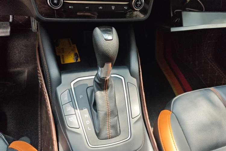 Used Ford Focus 2022 Sedan EcoBoost 180 Automatic Performance Edition Gear Lever
