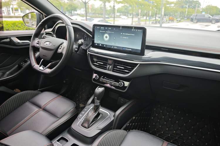 Used Ford Focus 2022 Hatchback EcoBoost 180 Automatic ST Line Interior 1