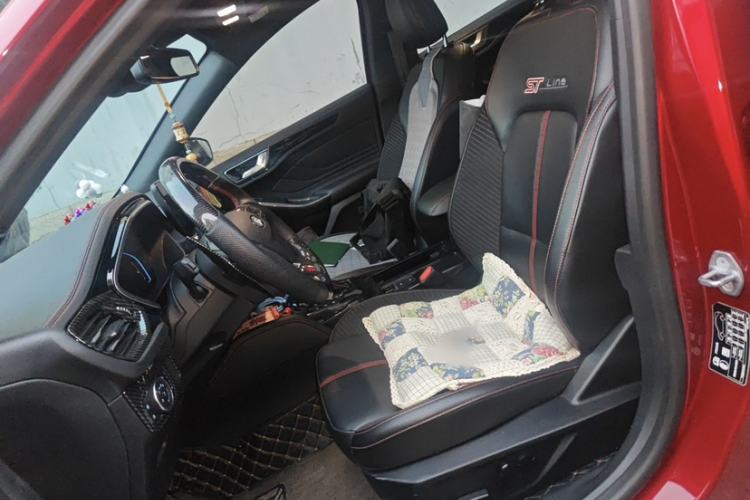 Used Ford Focus 2022 Hatchback EcoBoost 180 Automatic ST Line Interior 3