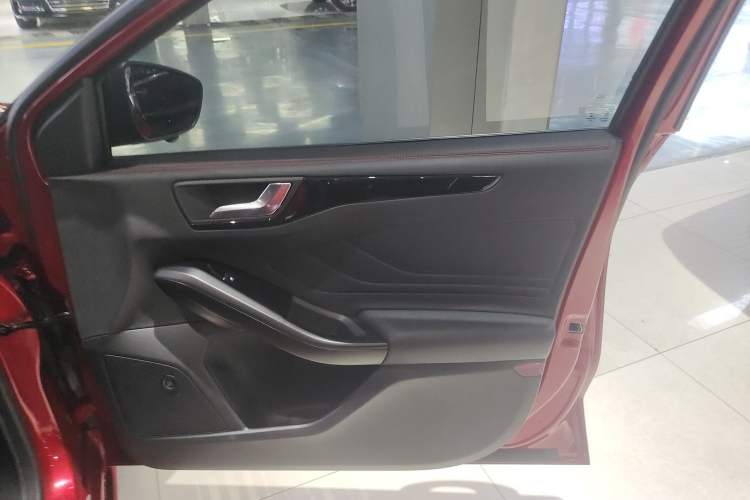 Used Ford Focus 2022 Hatchback EcoBoost 180 Automatic ST Line Interior 5
