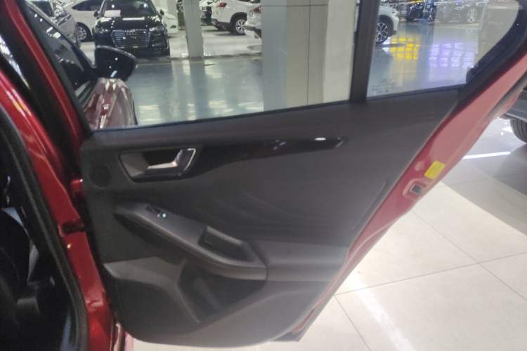 Used Ford Focus 2022 Hatchback EcoBoost 180 Automatic ST Line Interior 6