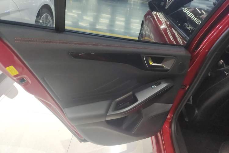 Used Ford Focus 2022 Hatchback EcoBoost 180 Automatic ST Line Interior 8