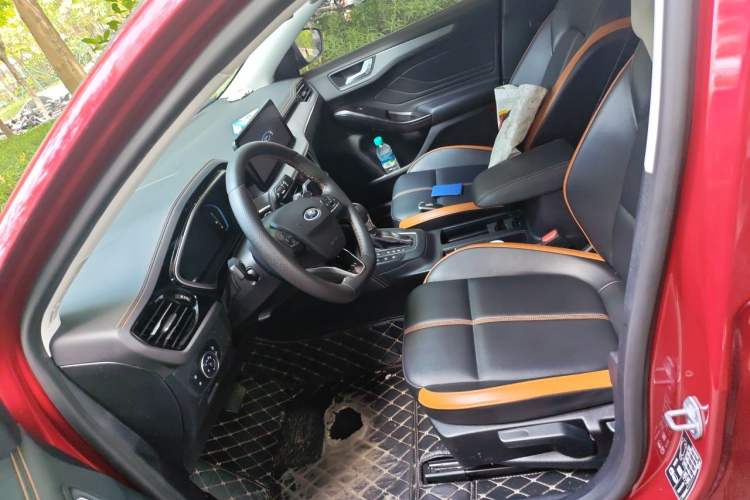 Used Ford Focus 2022 Sedan EcoBoost 180 Automatic Performance Edition Left Front Seat