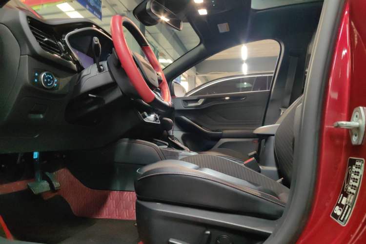 Used Ford Focus 2022 Hatchback EcoBoost 180 Automatic ST Line Left Front Seat