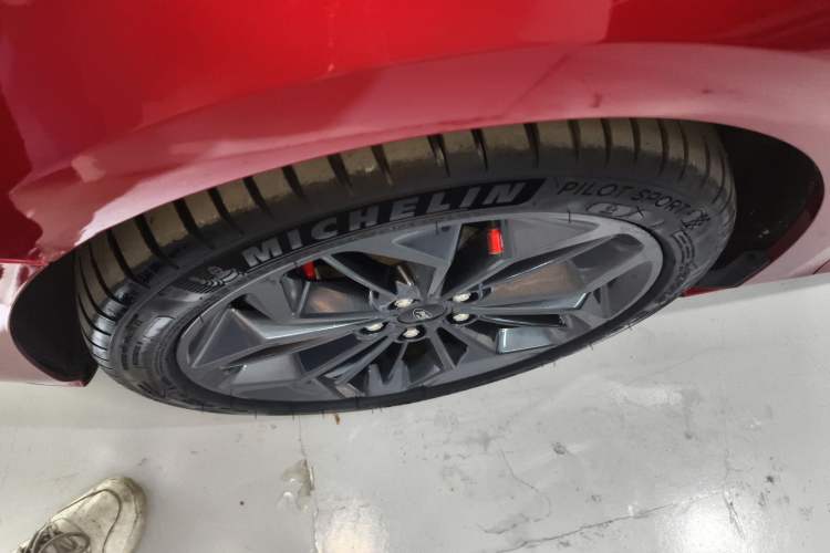 Used Ford Focus 2022 Hatchback EcoBoost 180 Automatic ST Line Left Front Wheel Hub