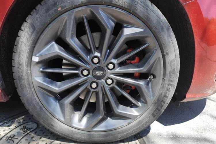 Used Ford Focus 2022 Sedan EcoBoost 180 Automatic ST Line Right Front Wheel Hub