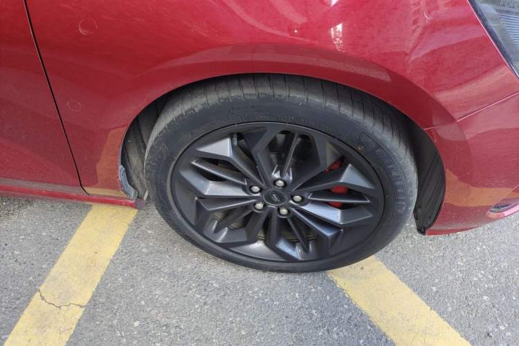 Used Ford Focus 2022 Hatchback EcoBoost 180 Automatic ST Line Right Front Wheel Hub