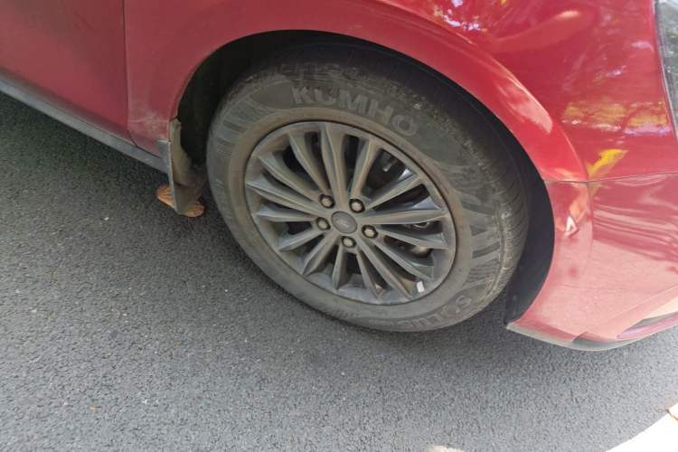 Used Ford Focus 2022 Sedan EcoBoost 180 Automatic Performance Edition Right Front Wheel Hub